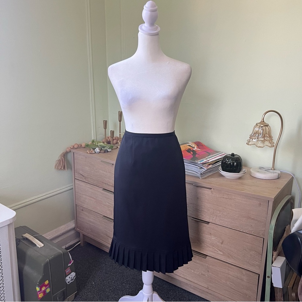 BLACKER Vintage Black Bow & Ruffle Detail Matching Suit Jacket & Skirt Set Sz M - Picture 12 of 16